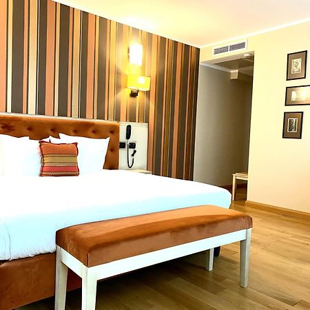 Hotel Paradis Cluj Napoca Bagian luar foto