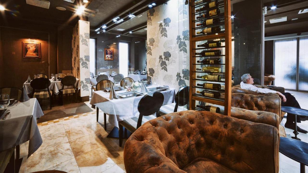 Hotel Paradis Cluj Napoca Bagian luar foto