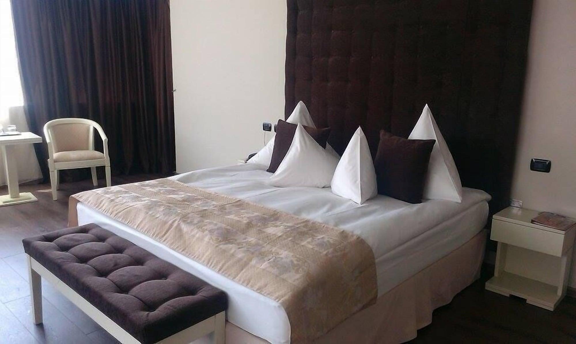 Hotel Paradis Cluj Napoca Bagian luar foto