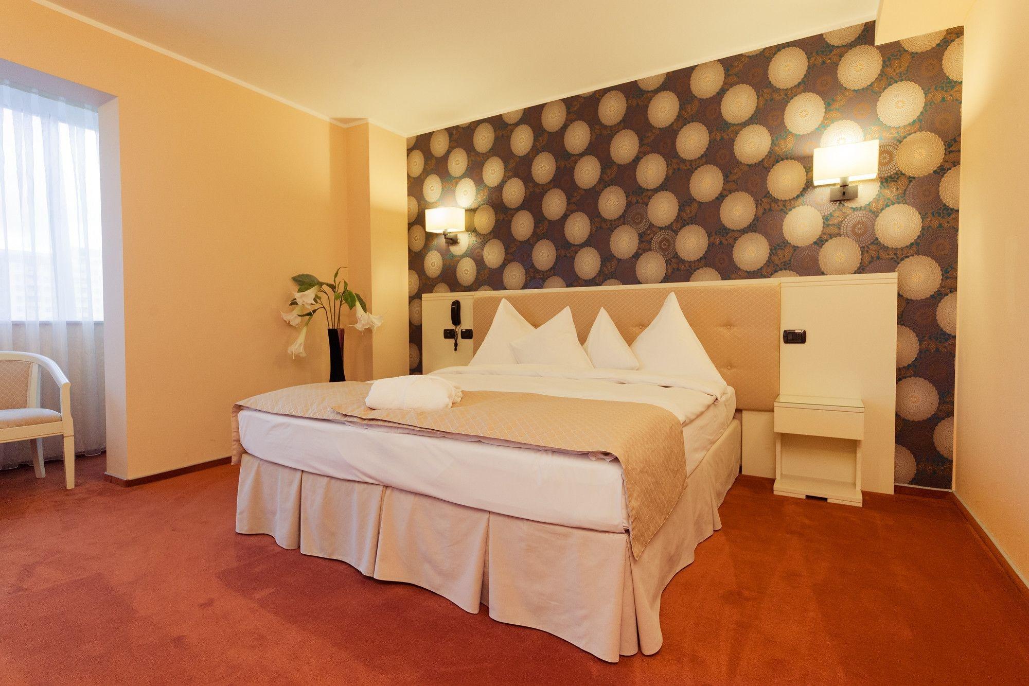 Hotel Paradis Cluj Napoca Bagian luar foto