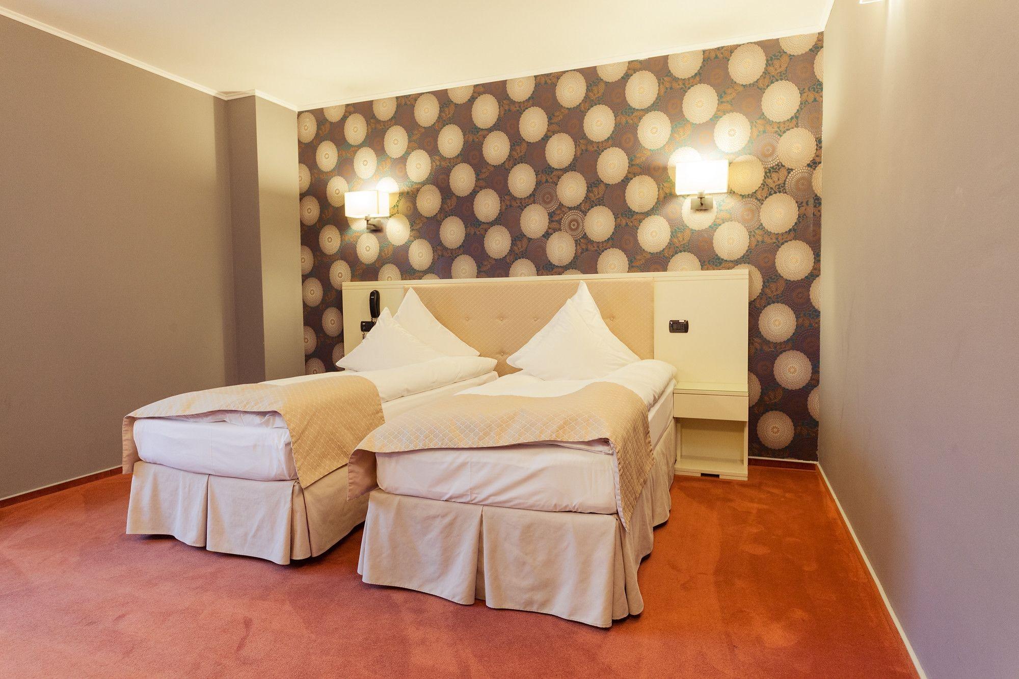 Hotel Paradis Cluj Napoca Bagian luar foto