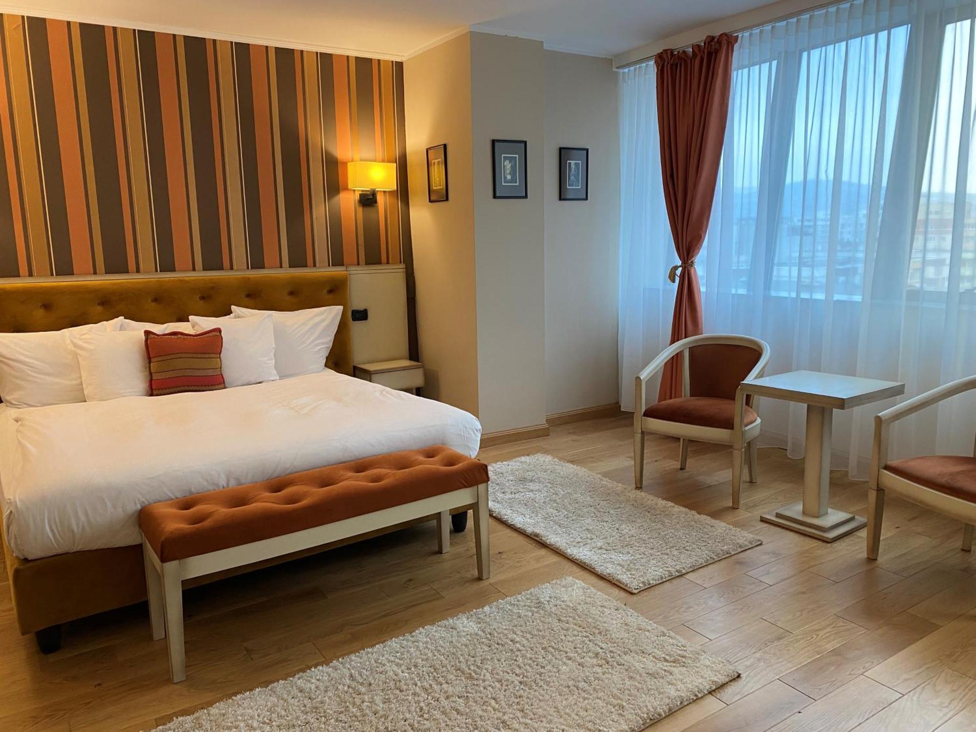 Hotel Paradis Cluj Napoca Bagian luar foto