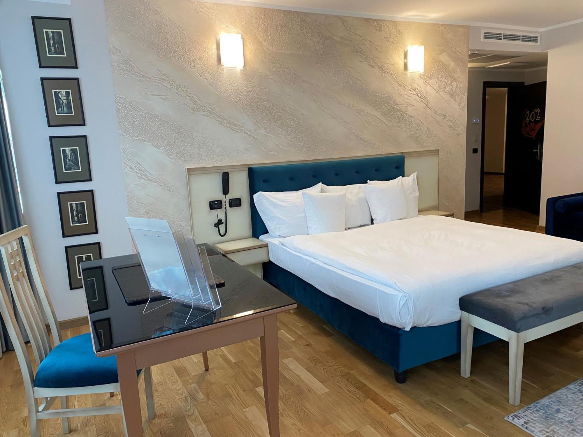 Hotel Paradis Cluj Napoca Bagian luar foto