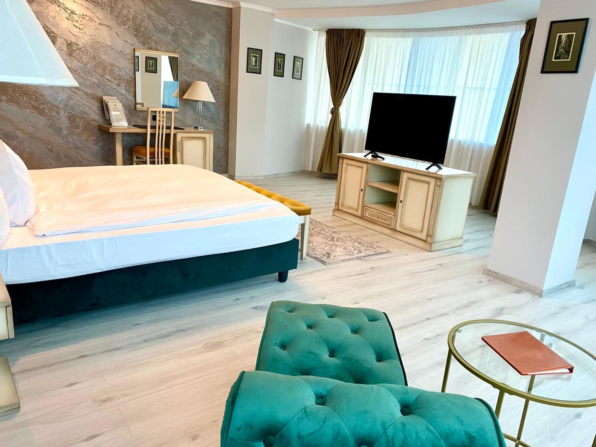Hotel Paradis Cluj Napoca Bagian luar foto